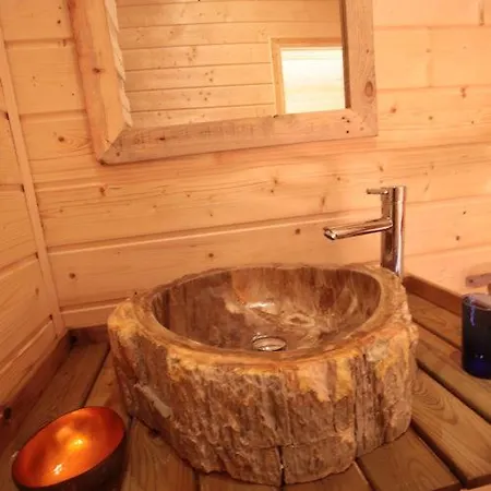 Les Sens Des Bois Bed & Breakfast Vagnas